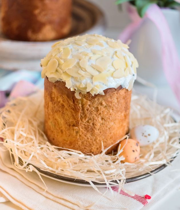 Паска Італійська з родзинками та цукатами