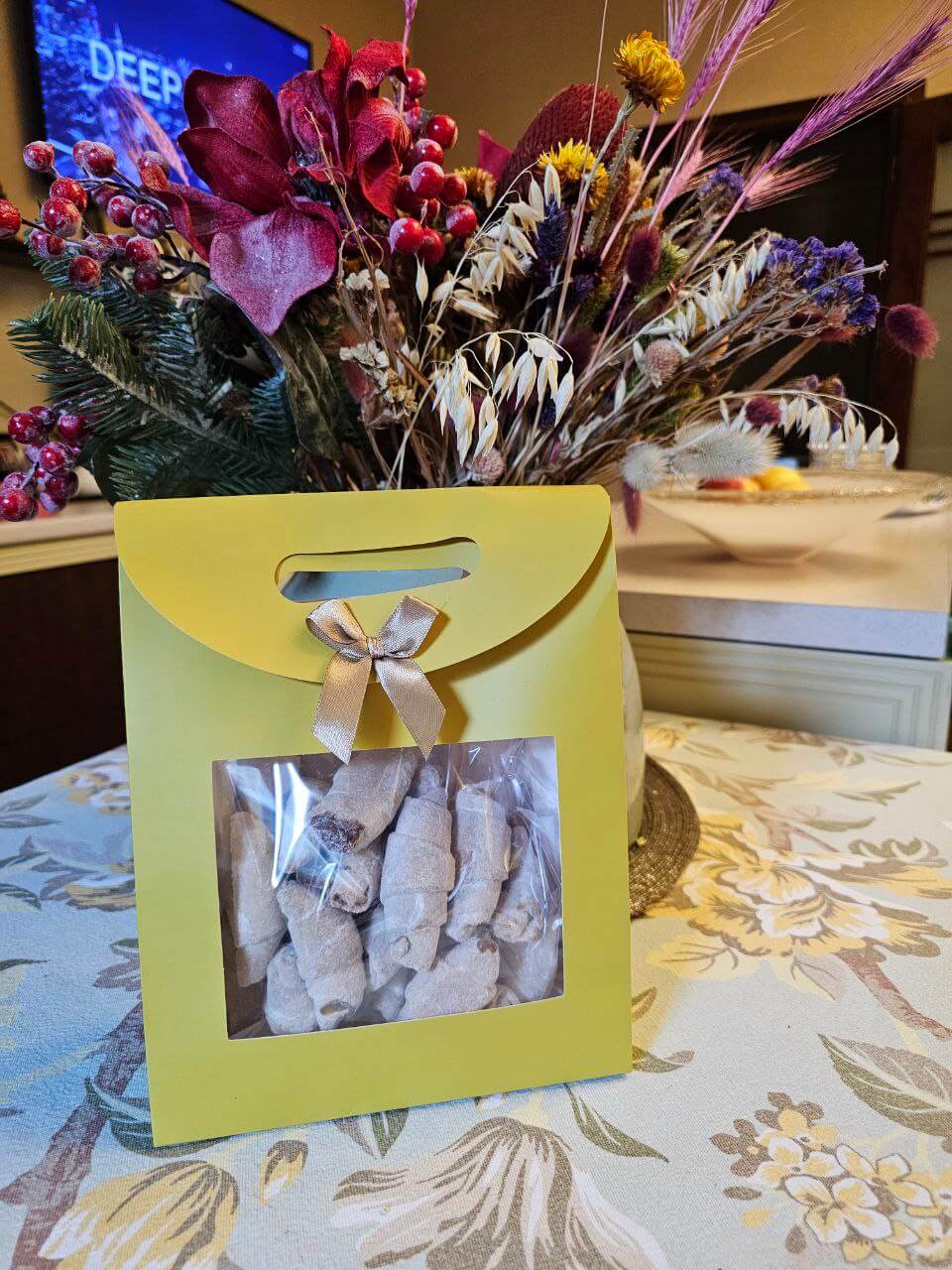 Рогалик з трояндою у подарунковій коробці 0,5 - Зображення 2