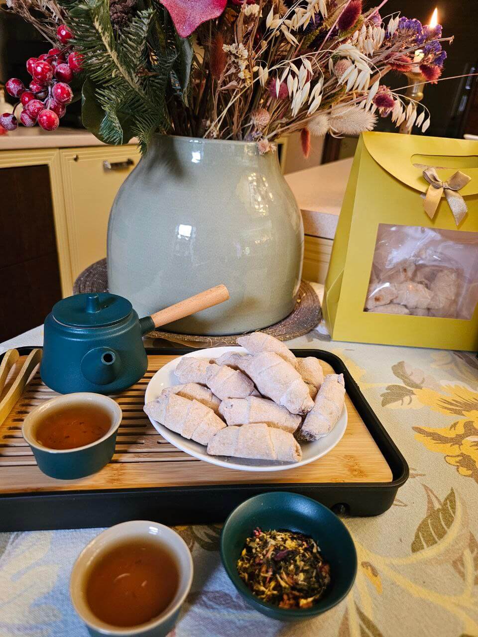 Рогалик з трояндою у подарунковій коробці 0,5 - Зображення 3